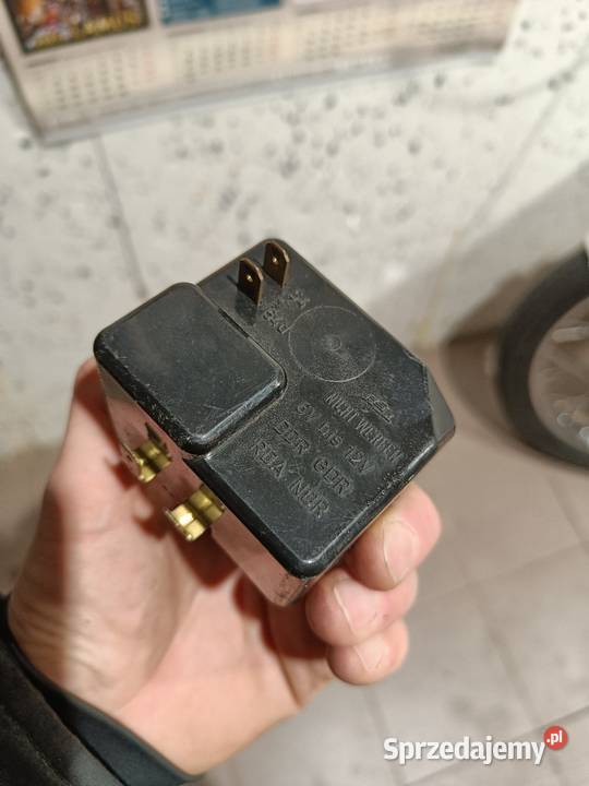 Wartburg 353 kołpaki 2 i włącznik wycieraczek Pozostałe Zalasewo