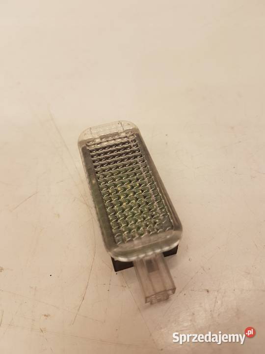 LAMPKA OŚWIETLENIE KABINY AUDI LED 4E0947415 Przystajń sprzedam