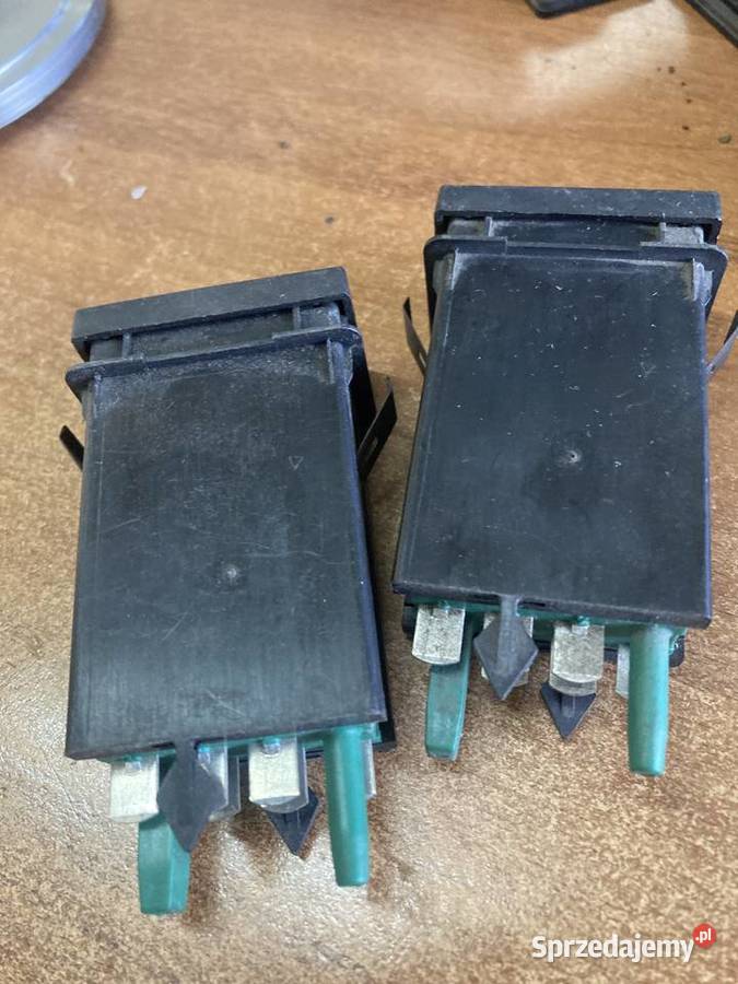 VW T4 PRZEŁĄCZNIK PODGRZEWANIA FOTELA 7D0963563 Rakoniewice