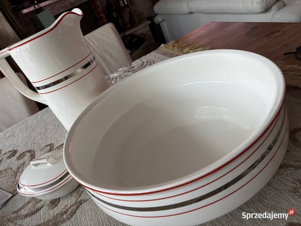 Zabytkowy zestaw toaletowy z porcelany sygnowany Porcelana i szkło