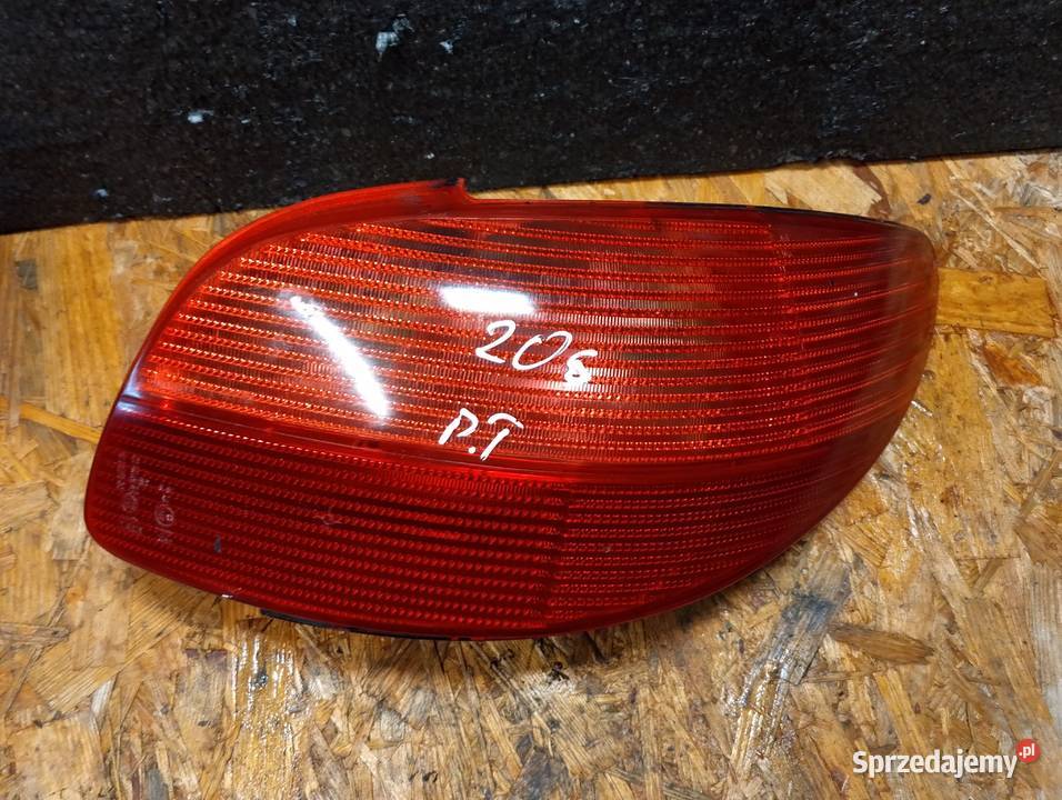 Peugeot 206 lampa prawy tył Sawin