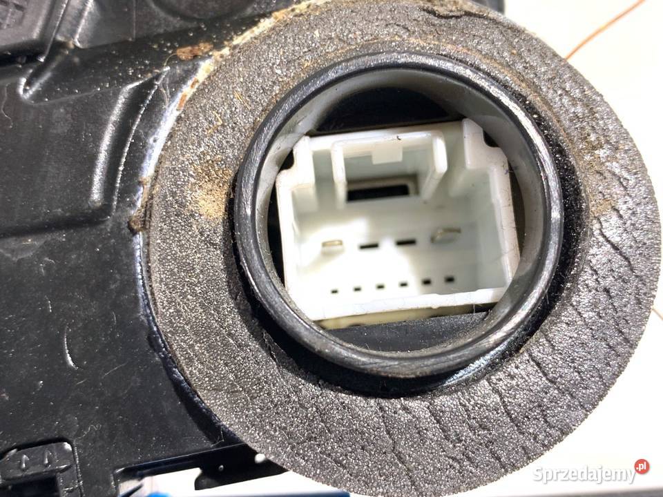 ZAMEK DRZWI LEWY TYŁ TOYOTA CHR Crossover