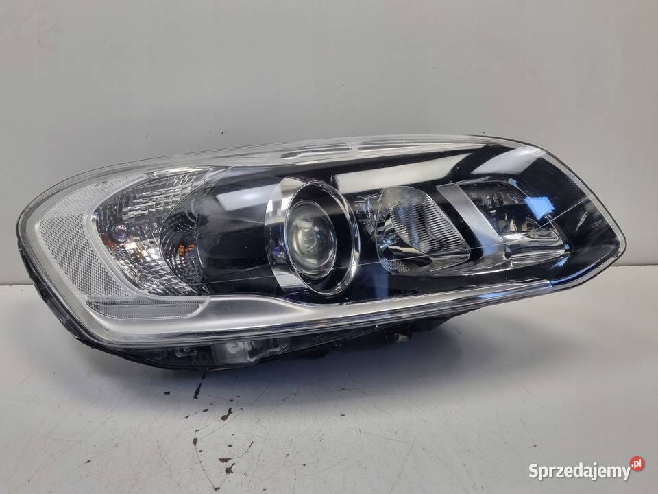 Volvo XC60 1317r LIFT PRZEDNIA LAMPA PRAWA PRAWY osobowe lubelskie