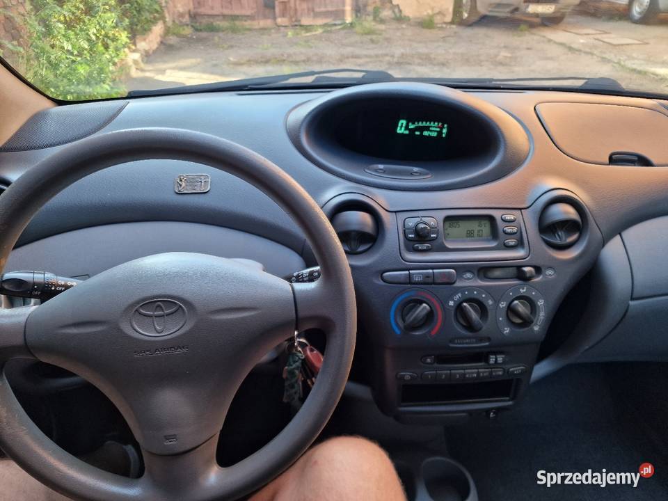 Toyota Yaris 2003r 10 benzyna sprzedam