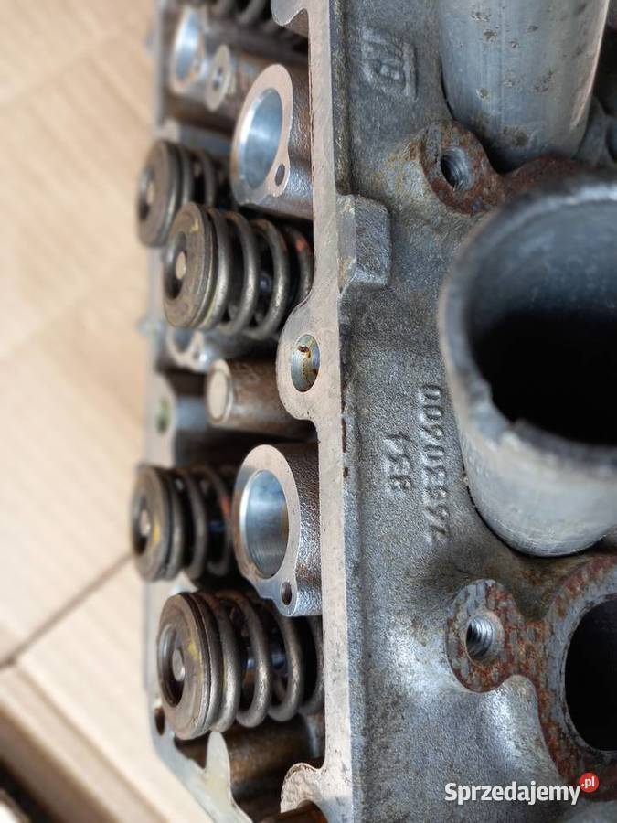 Opel Corsa 14i głowica silnika Bukownica