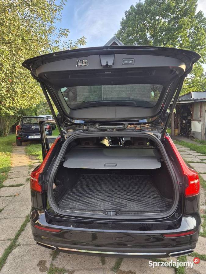 Volvo V60 B3 20 benzyna Mild hybrid automat w