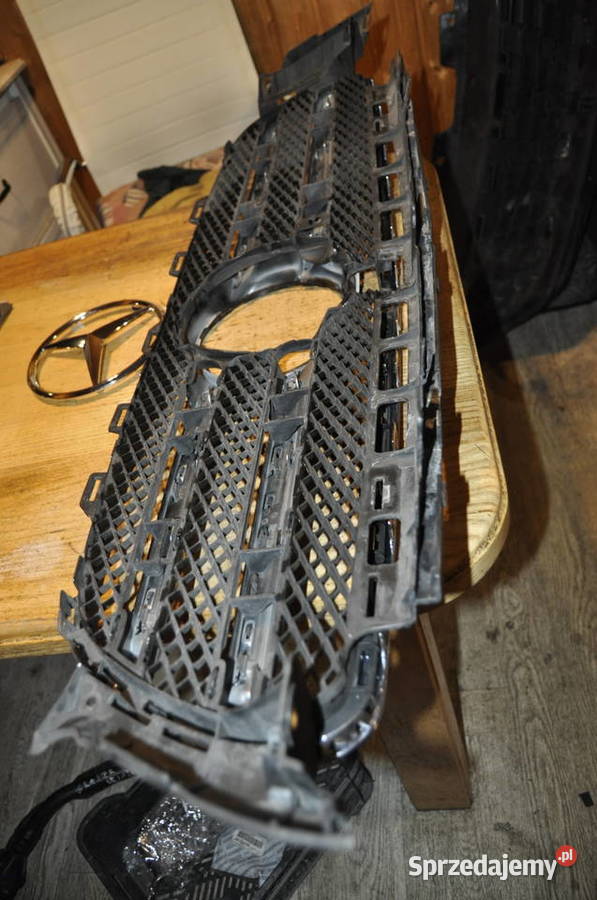 MERCEDES E KLASA W213 GRILL ATRAPA A2138880223 pomorskie Sierakowice