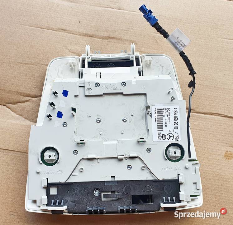 MERCEDES W204 2012 LAMPKA PODSUFITKI A2048202001 Wyposażenie wnętrza mazowieckie