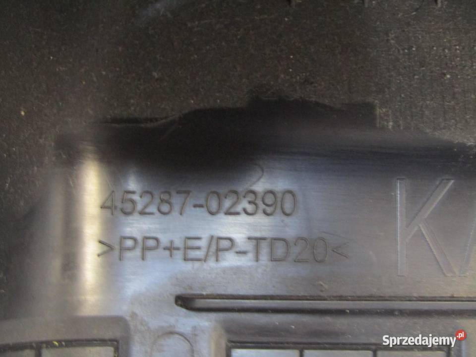 OSŁONA OBUDOWA KOLUMNY KIEROWNICZEJ AURIS II