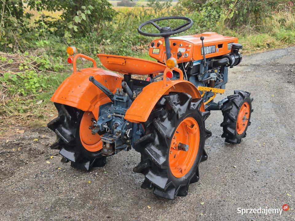 Traktorek traktor KUBOTA B5000D 9 44 Skrzynia biegów Manualna Małuszyn sprzedam