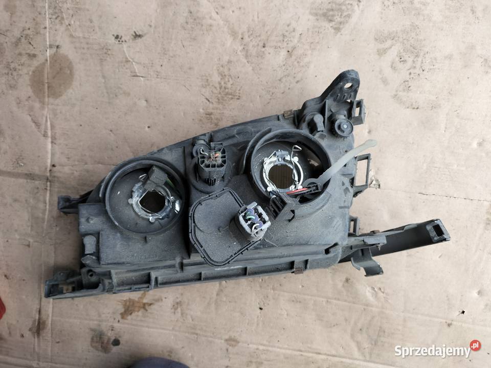 TOYOTA AVENSIS 1 T22 LAMPA PRZÓD PRAWA lubelskie Kamień-Kolonia