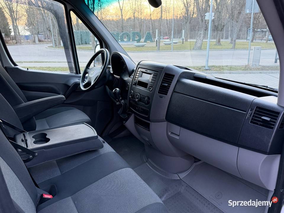 Volkswagen Crafter L4H2 20TDI welurowa tapicerka Łuków