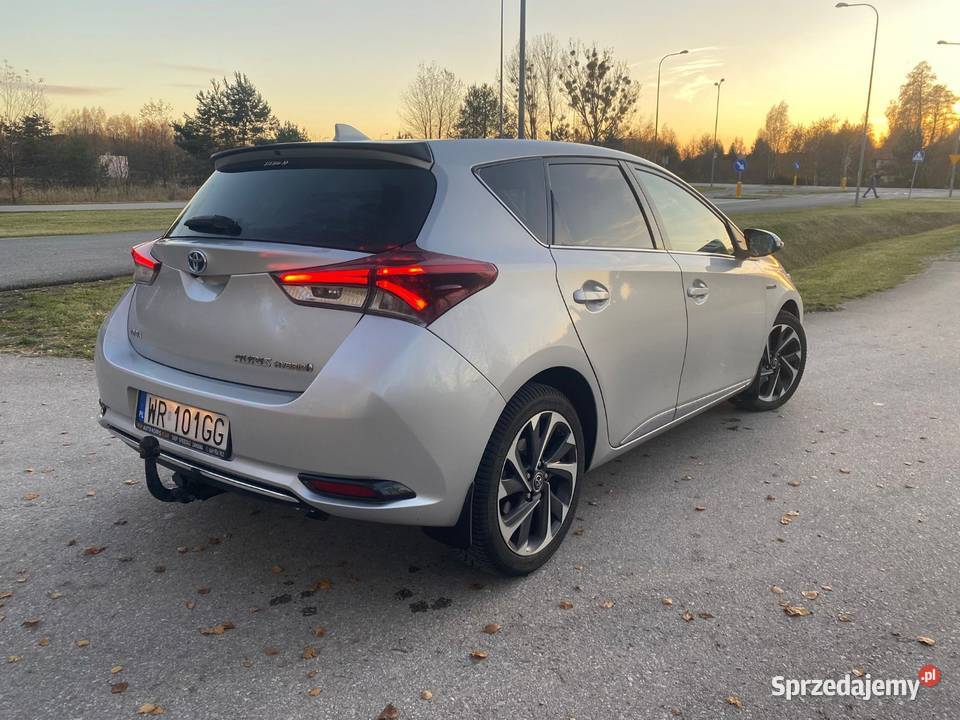 Toyota Auris 18 HYBRYDA Polift 99KM Radom
