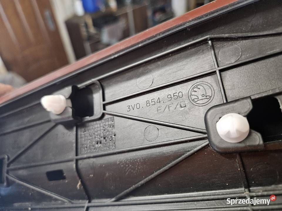 SKODA SUPERB III 3 LISTWA DRZWI PRAWY TYŁ PRAWA