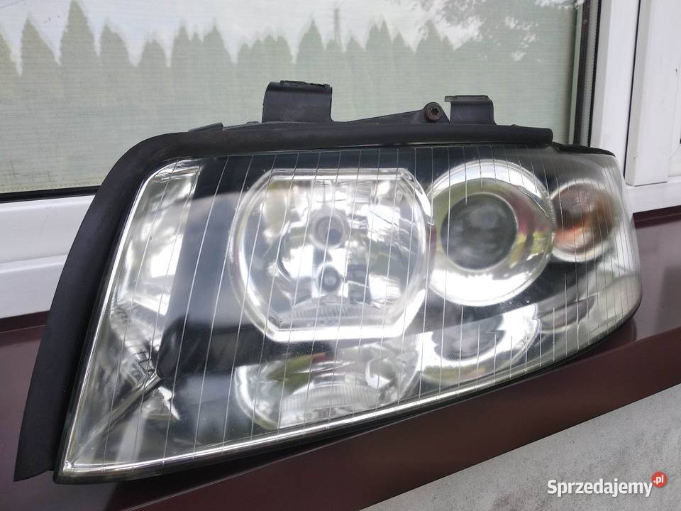Audi A4 B6 lampy przednie reflektory przód prawy Sieradz