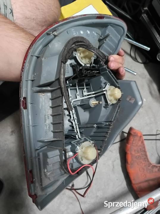 Toyota Yaris I lampa prawa tył wysyłka mazowieckie Warszawa