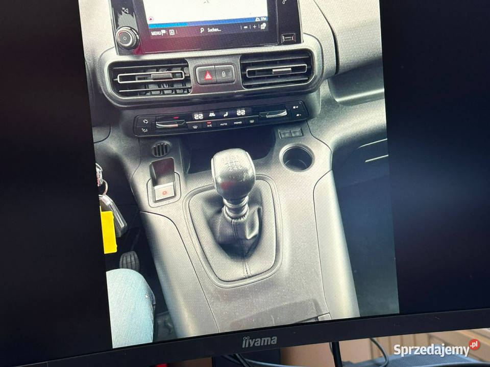 Opel Combo 15D Maxi 2021r Rampa PFRON biały Majdan Sieniawski