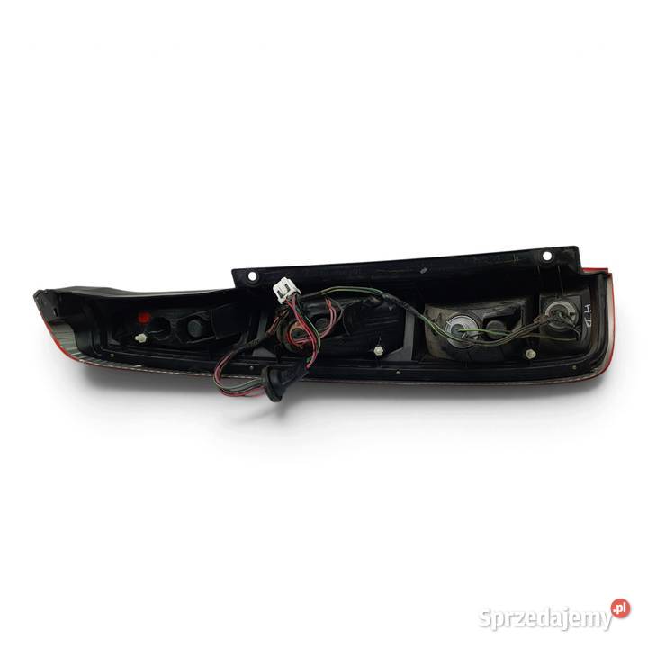 LAMPA PRAWA Nissan XTrail T30 20002007 tylna