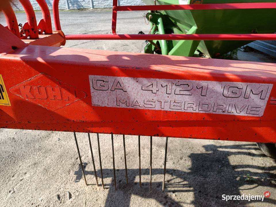Sprzedam zgrabiarke kuhn ga 4121 Dobrzyca