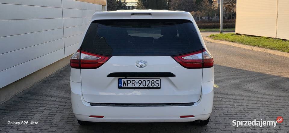 Toyota Sienna zaniana Pruszków
