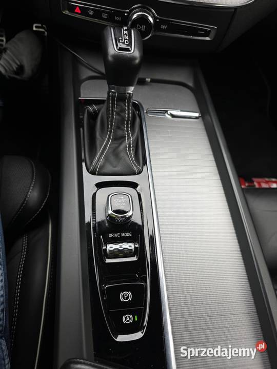 Volvo XC60 2020 D4 R Designe 141 kmNajważniejsze serwisowany w ASO małopolskie Wieliczka