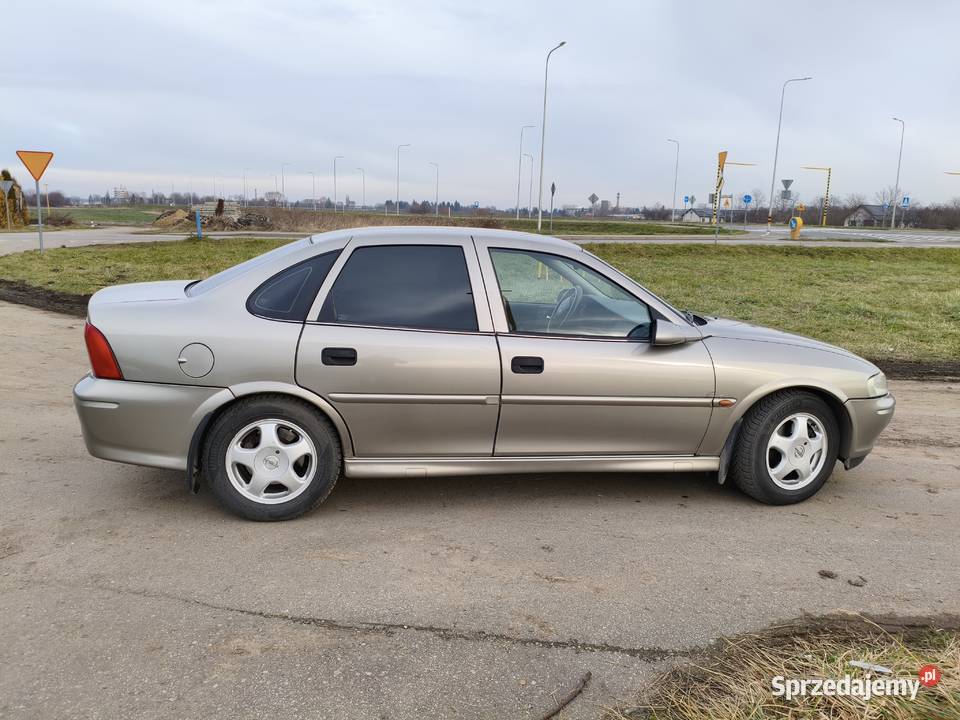 Opel Vectra B 16 16V 1999r nieuszkodzony