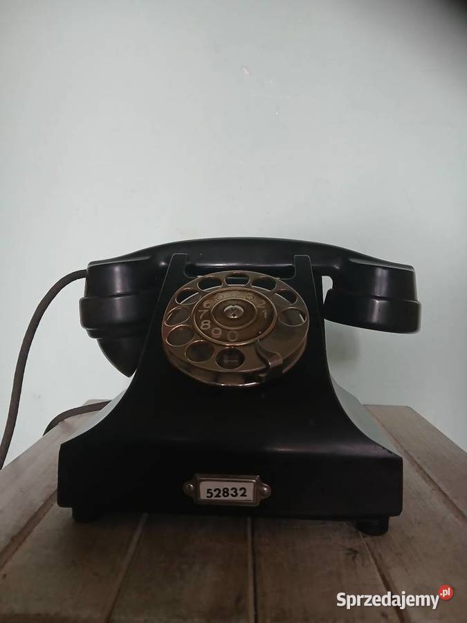 Stary telefon firmy Ericsson Kraków