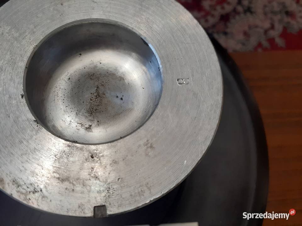 Sprzedam tłoki Sierzchów
