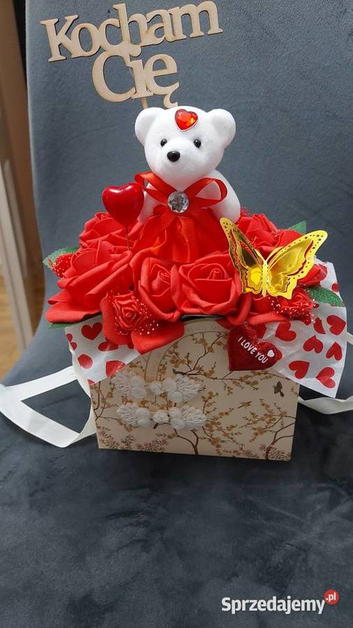 Kompozycja kwiatowa w ozdobnym pudełku torebce Rybnik