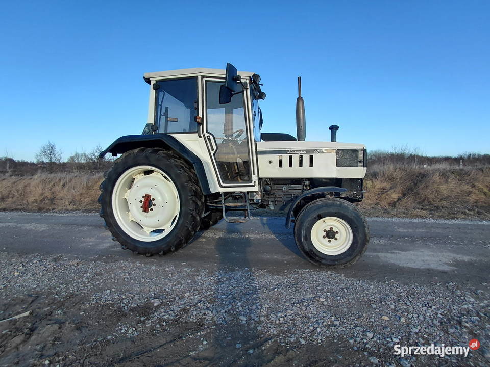 Traktor Lamborghini 674 Buśno