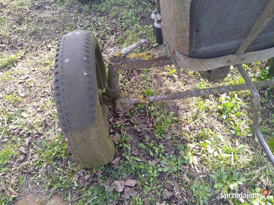 Skrzynia na części w całości Farmal Ełk sprzedam