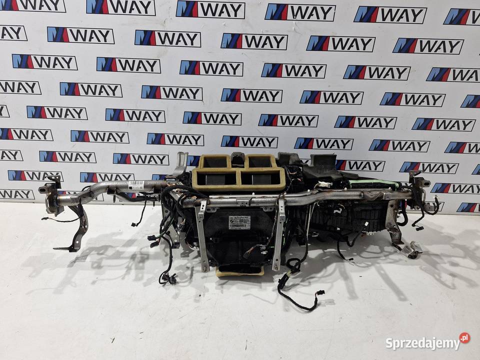 BMW F30 F31 STELAŻ KONSOLI DESKI NAGRZEWNICA