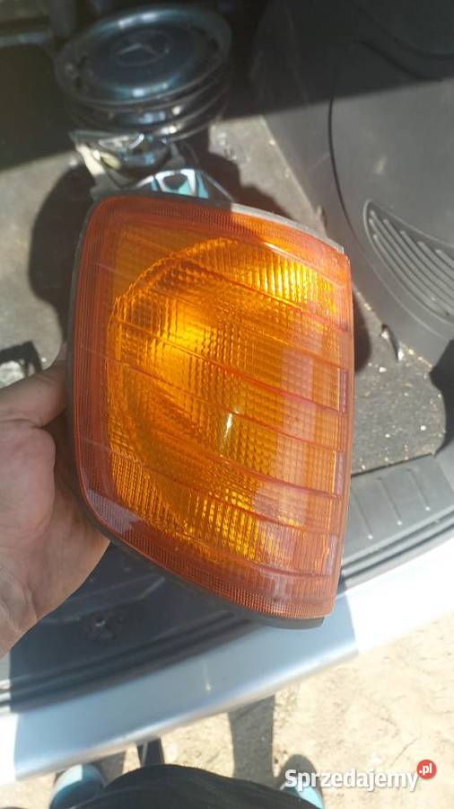 Kierunkowskaz hella prawy Mercedes w124 osobowe pomorskie sprzedam