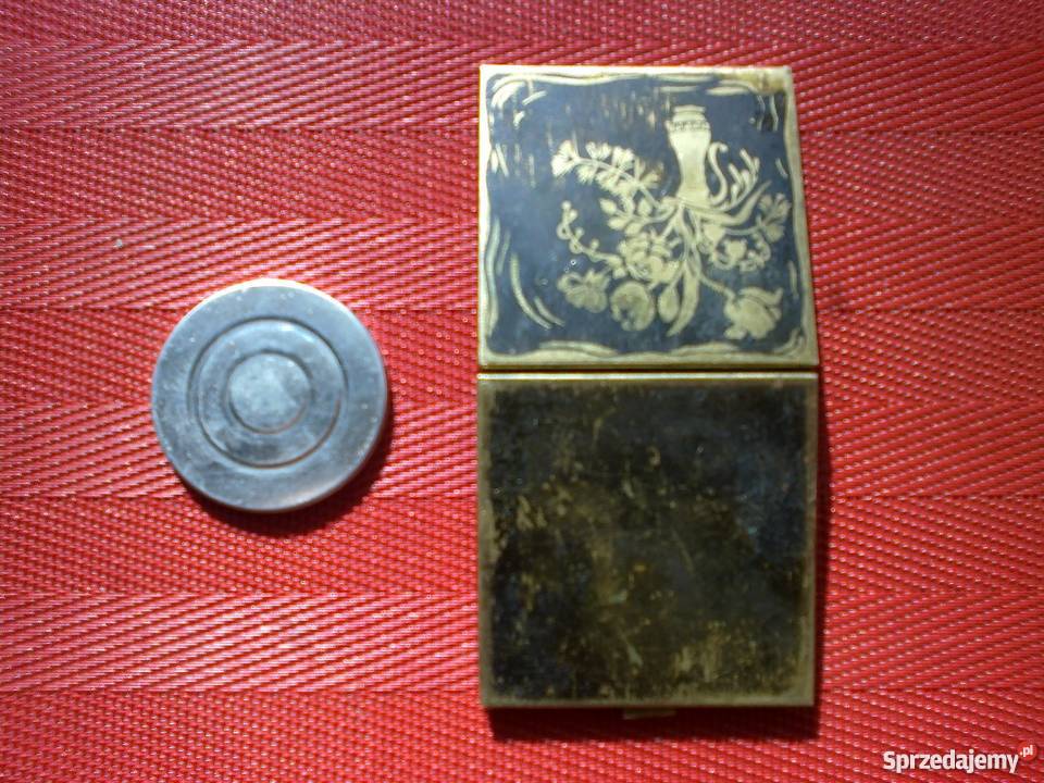 Starą puderniczkę mosiężną sprzedam Aleksandrów Łódzki sprzedam