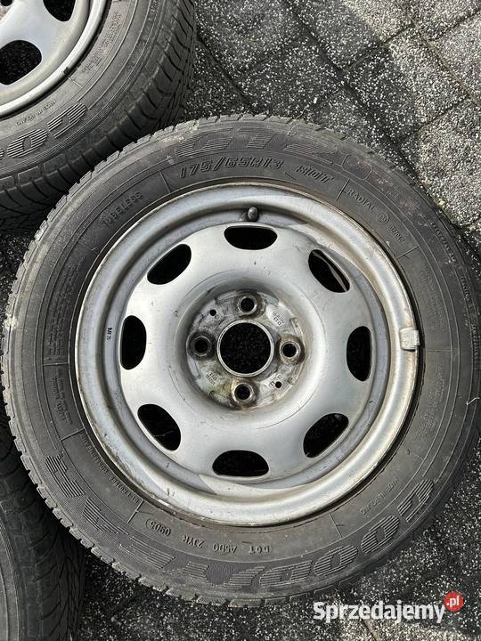 Komplet czterech felg stalowych 14 z kapslami vw Bydgoszcz