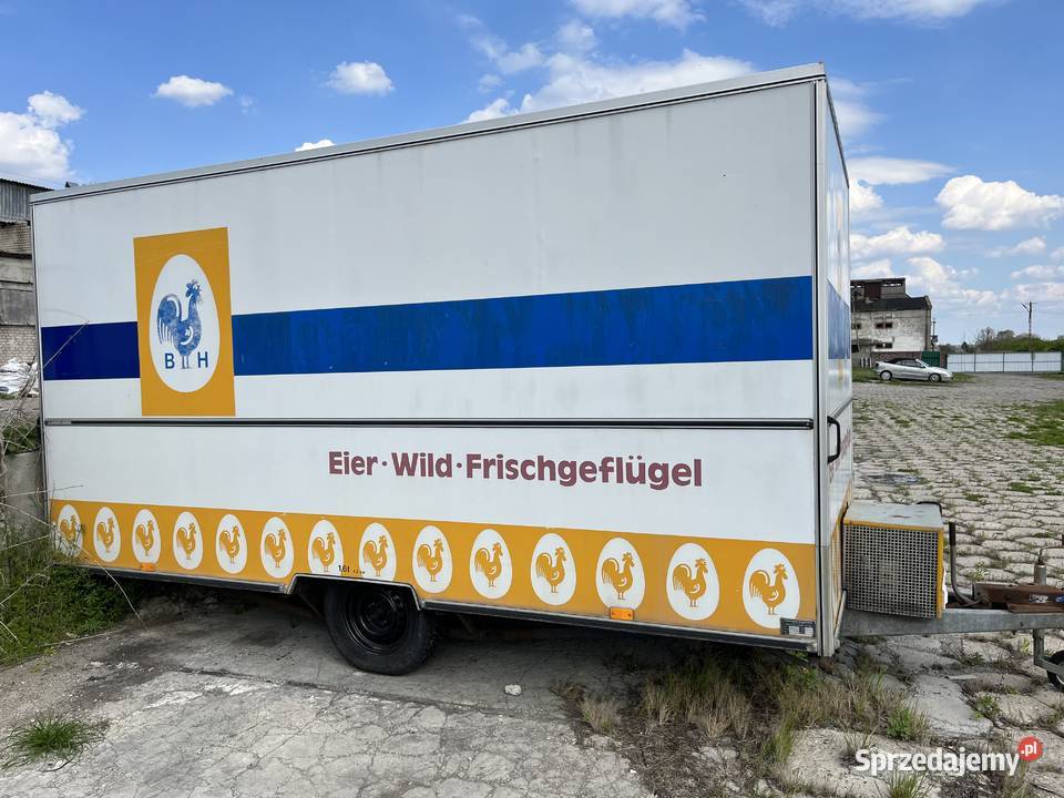 z wysuwaną ladą chłodniczą Machnów Stary