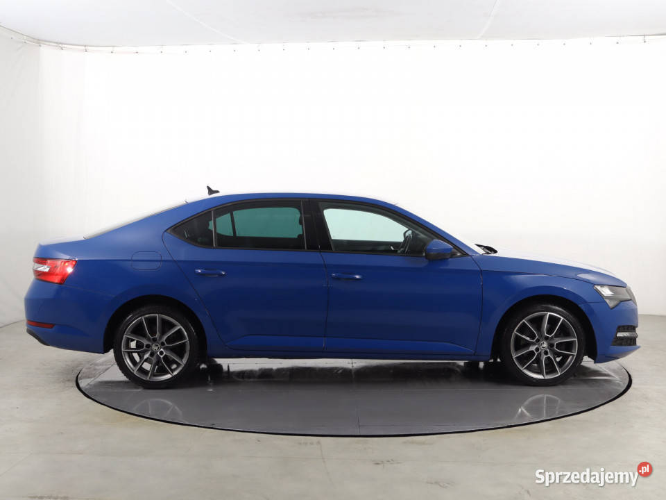 Skoda Superb 20 TDI czujnik parkowania