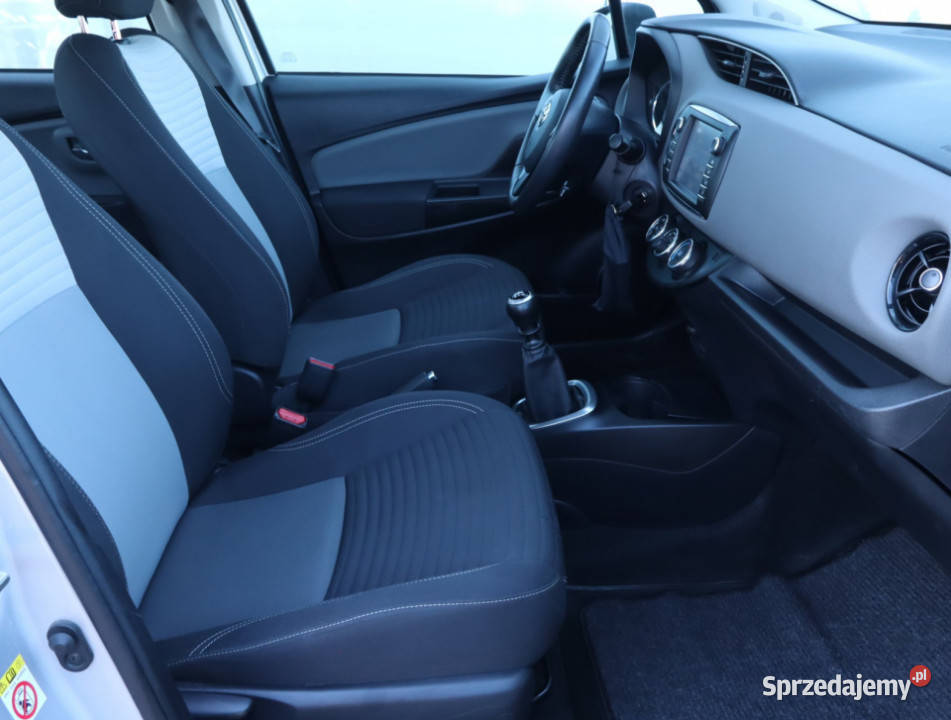 Toyota Yaris 15 Dual VVTi 4/5