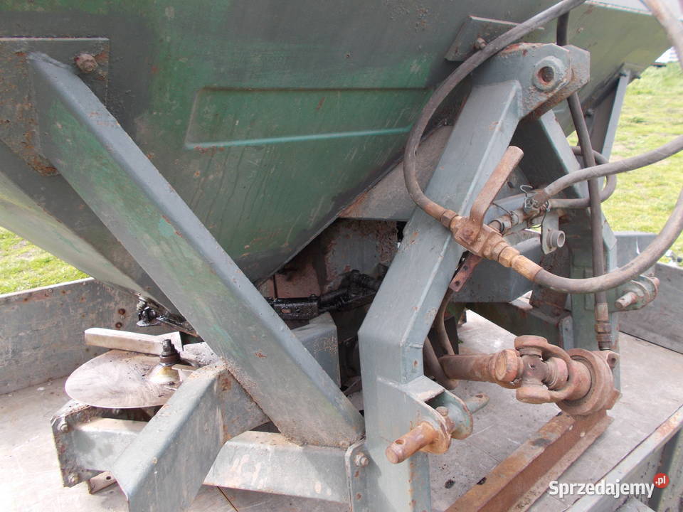 Rozsiewacz do Nawozu BRZESKI DO 1000 Rozsiewacze nawozów Rozsiewacze nawozów opolskie Brzeg