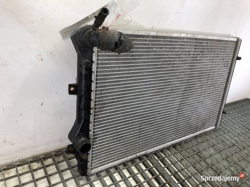 CHŁODNICA WODY VW GOLF V 19 105 0310 RADIATOR