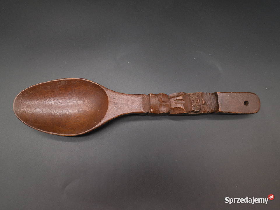 Stara drewniana łyżka do zawieszenia