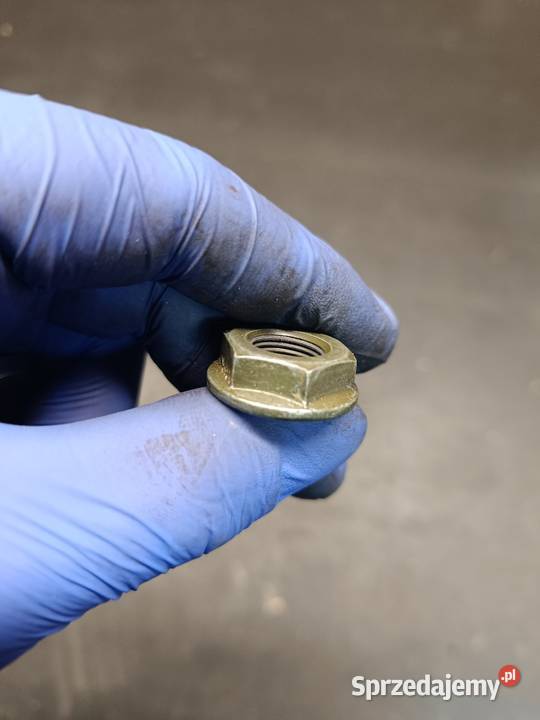 Nakrętka wału prawa wał korbowy silnik części małopolskie Gołaczewy sprzedam