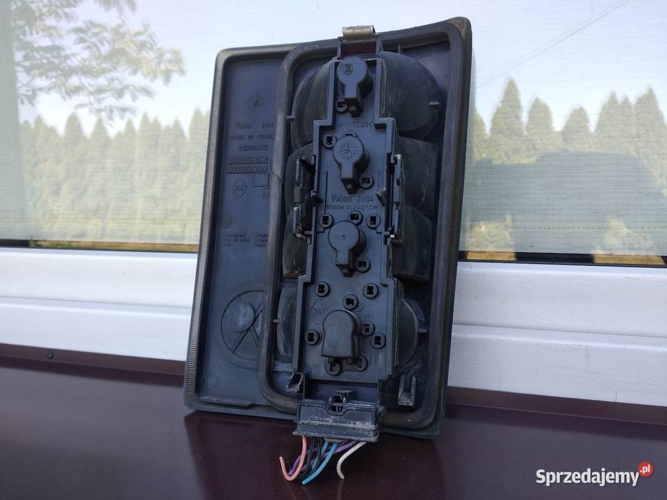 Renault Trafic I 1 lampa tył tylna lewa wkład osobowe Sieradz