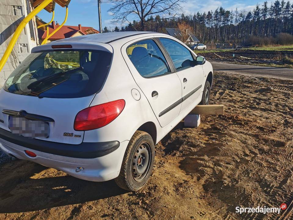 Peugeot 206 uszkodzony Rok produkcji 2002 Lubin