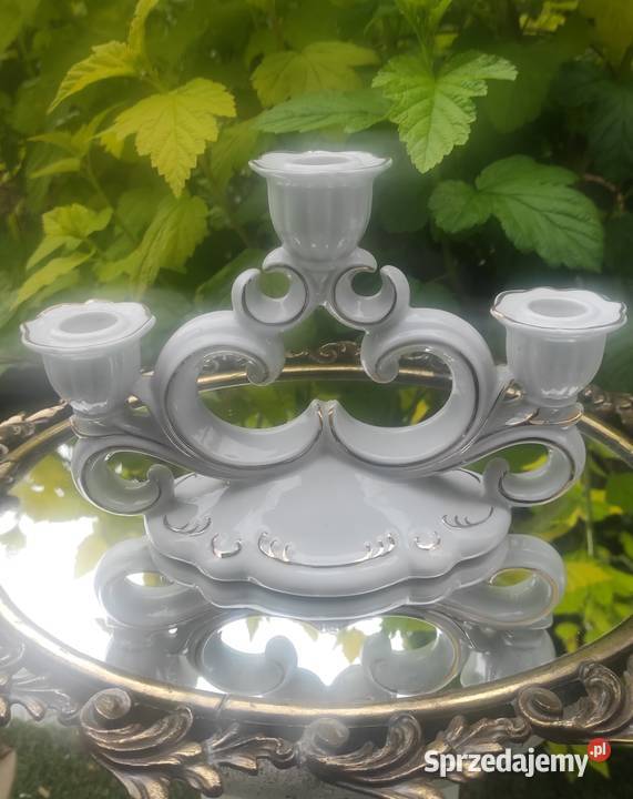 Porcelanowy świecznik trójramienny złocony
