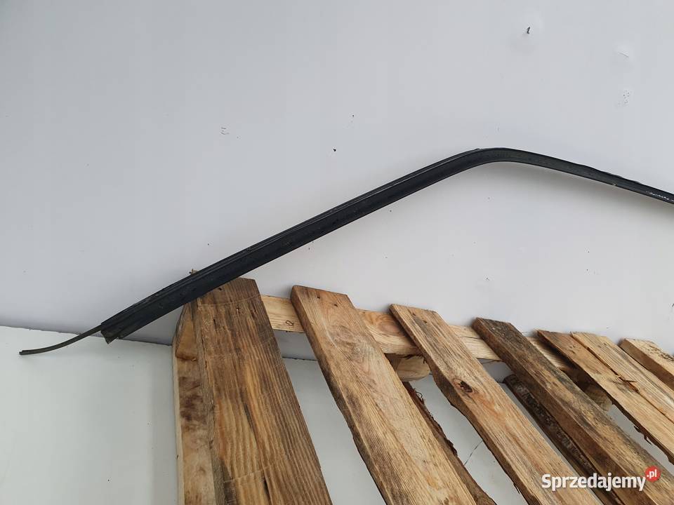 Mercedes W126 C126 SEC LISTWA SZYBY PRAWA Listwy Rudka sprzedam