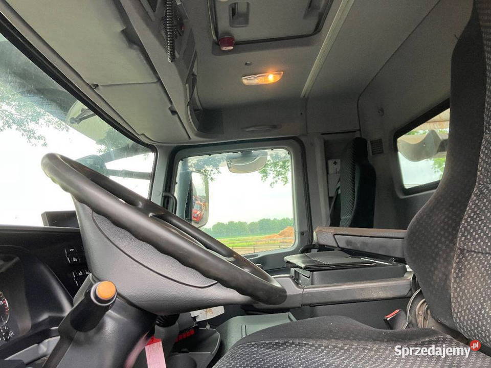Mercedes Wywrotka 8x4 Z dzwigiem Warszawa
