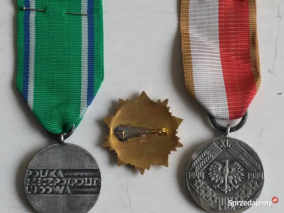 Zestaw dwa medale i odznak PRL Dąbrowa Górnicza
