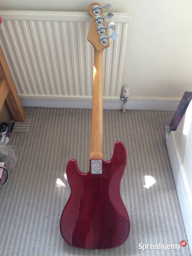 Gitara basowa Stagg