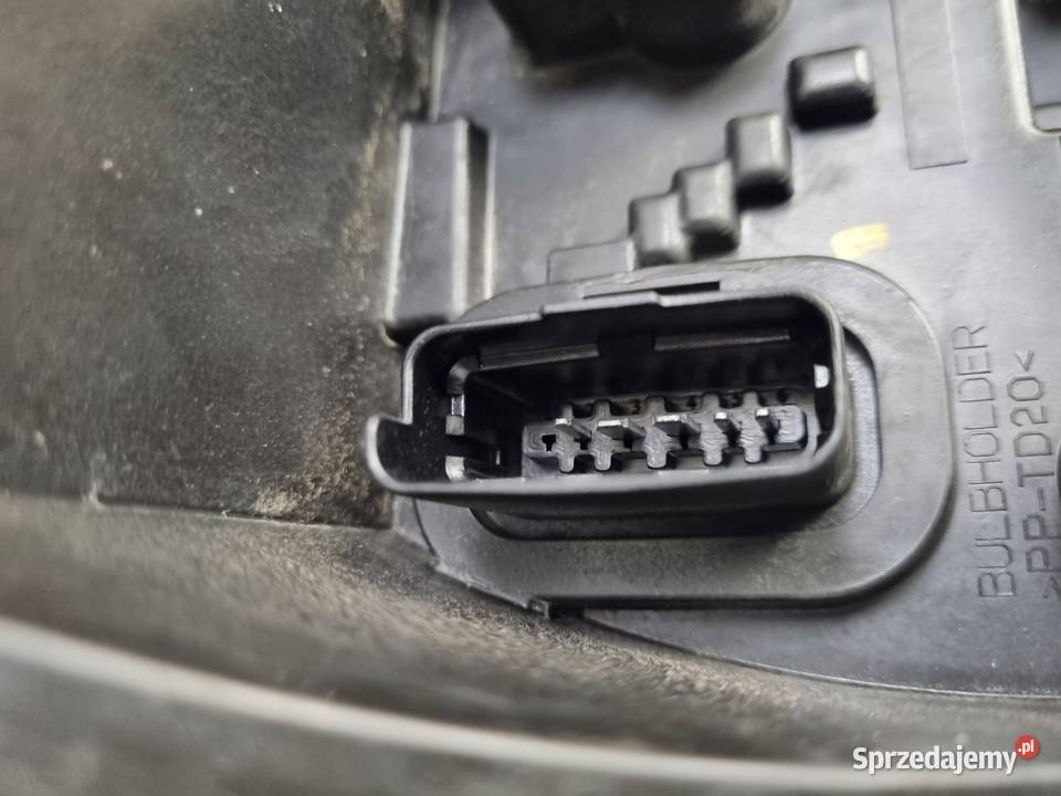 Renault Clio III HB lift TYLNA LAMPA PRAWA prawy osobowe Janów